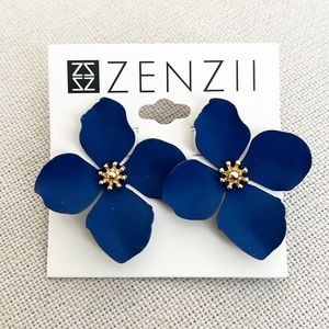 Zenzii Gold Tone Navy Painted Metal Flower Stud Earrings, New w/Tag $35